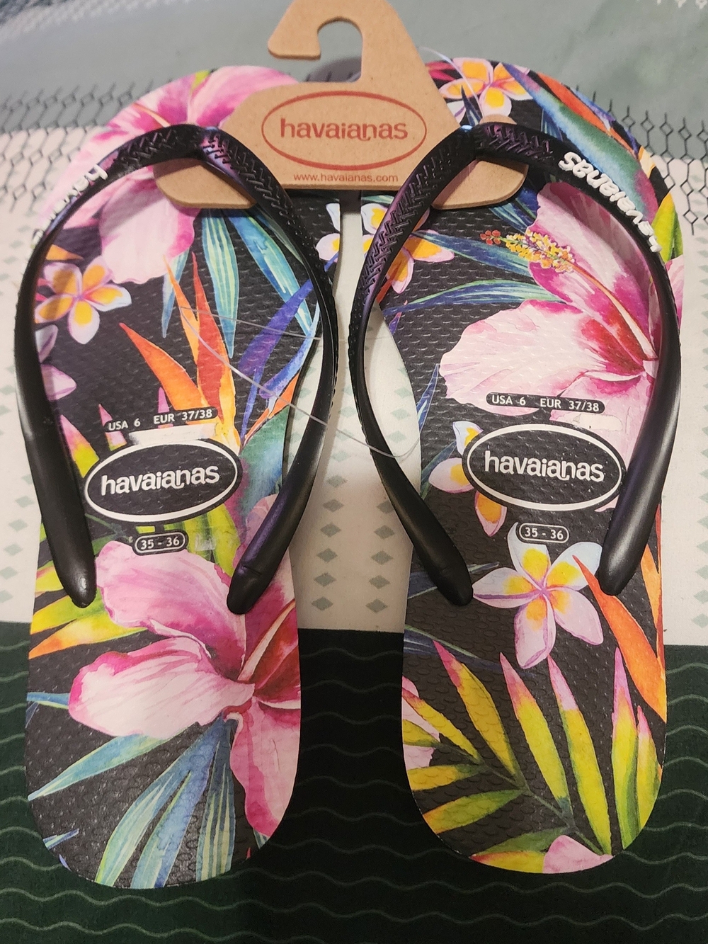 Havaianas Tropical Floral Black Strap Flip Flops Sz 6 New